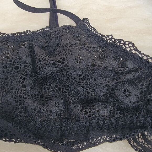 Victoria’s Secret black lace detail unlined bralette sz small - Picture 2 of 5